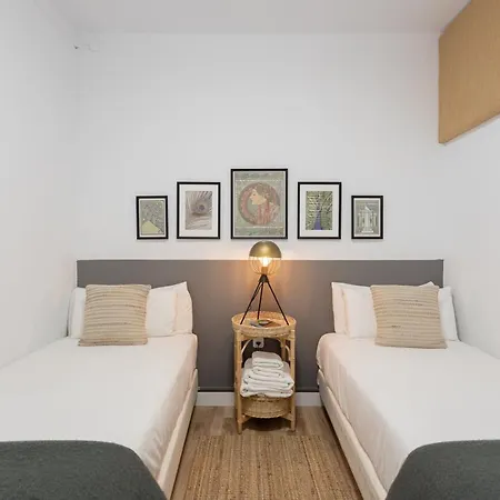Stylish 3 Bedroom Apartment Barcelona